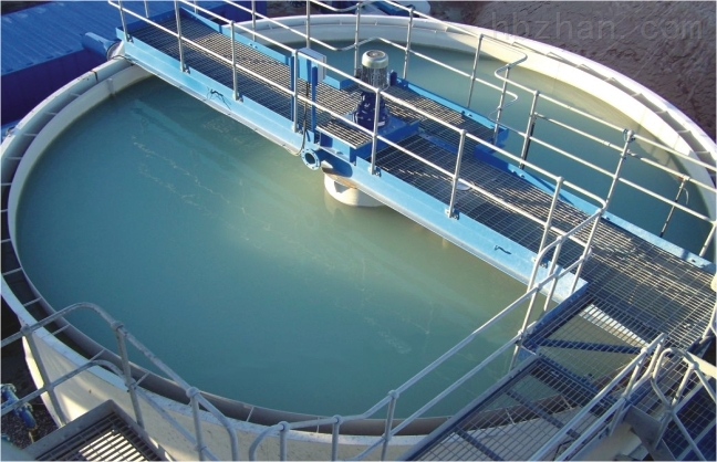 地衛(wèi)環(huán)?？萍糋ZX型中心傳動(dòng)刮吸泥機(jī)工作原理